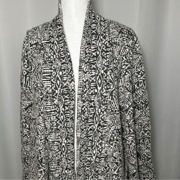 Ariat Women’s Large Black White Long Sleeve Cardigan Asymmetrical Hem Western - Picture 2 of 9